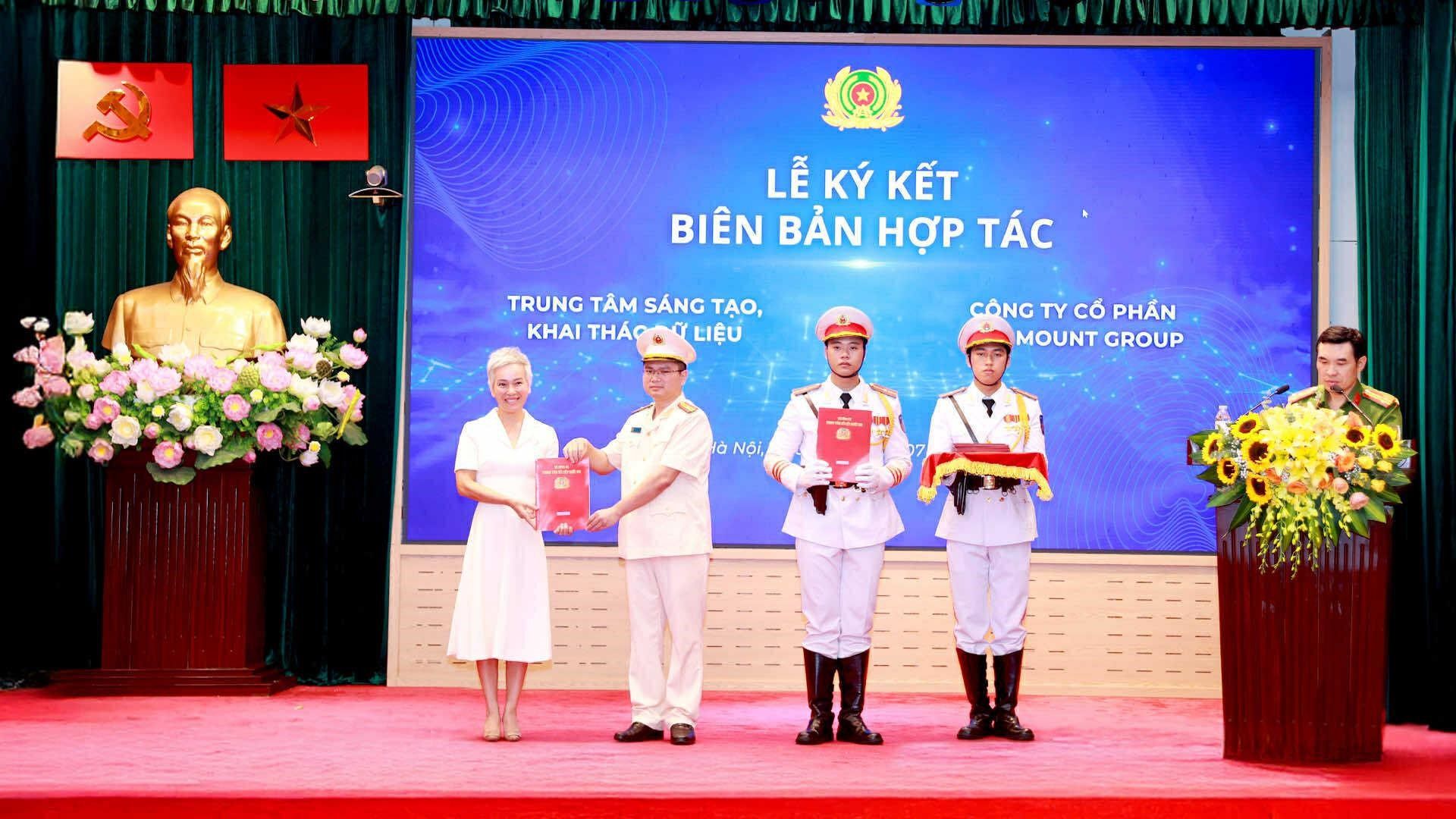 one-mount-ky-ket-hop-tac-voi-trung-tam-sang-tao-khai-thac-du-lieu-quoc-gia